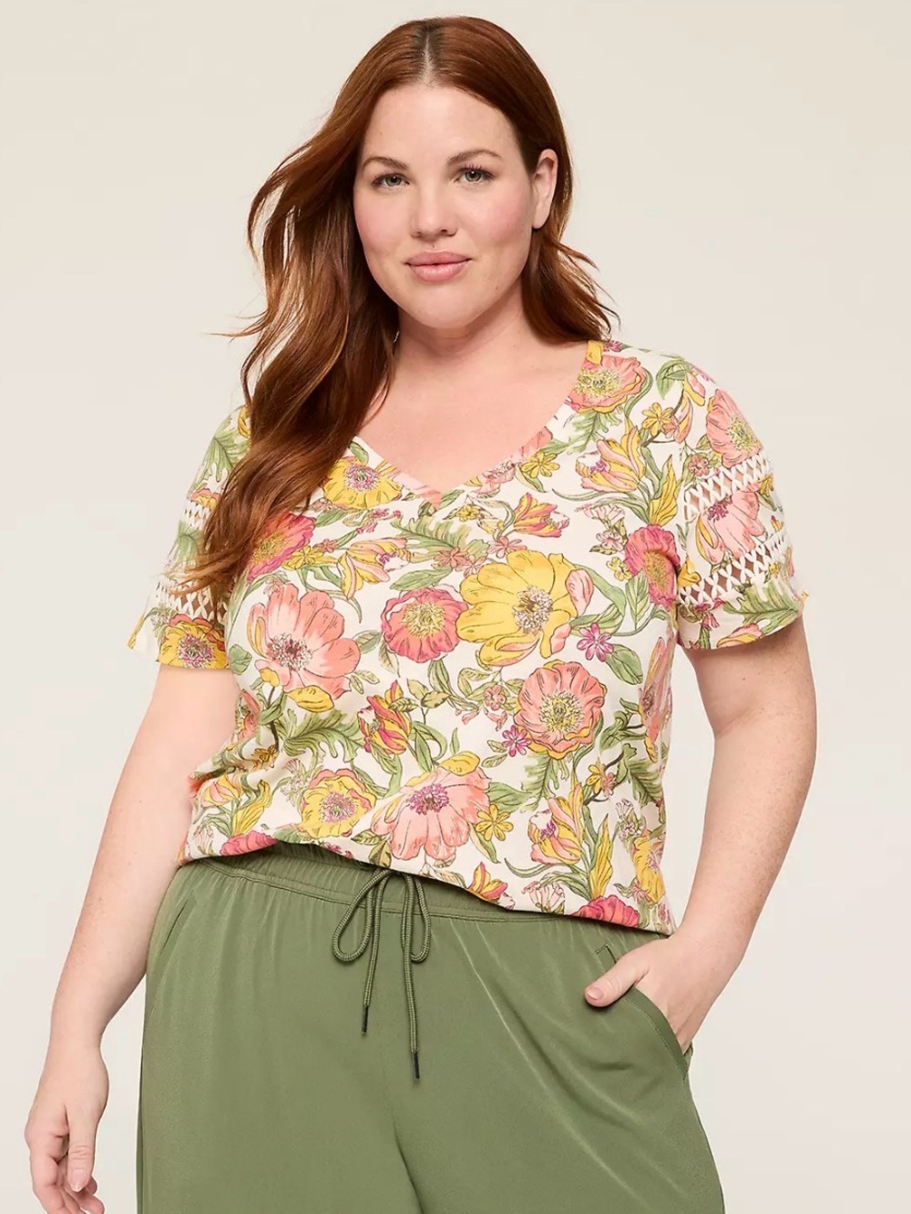 Lane Bryant Floral V-Neck Short Sleeve Tee in Cream, Pink & Yellow